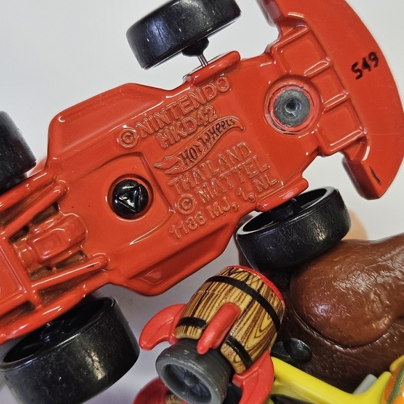 Hot Wheels Diecast Mario Kart Donkey Kong & Mario Car Set Mattel - Picture 4 of 5